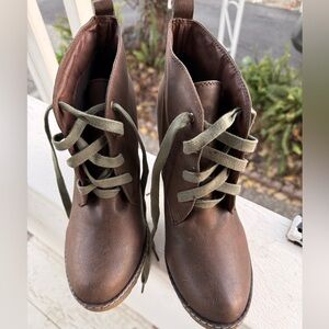 Capa de Onozo Boots (USED)